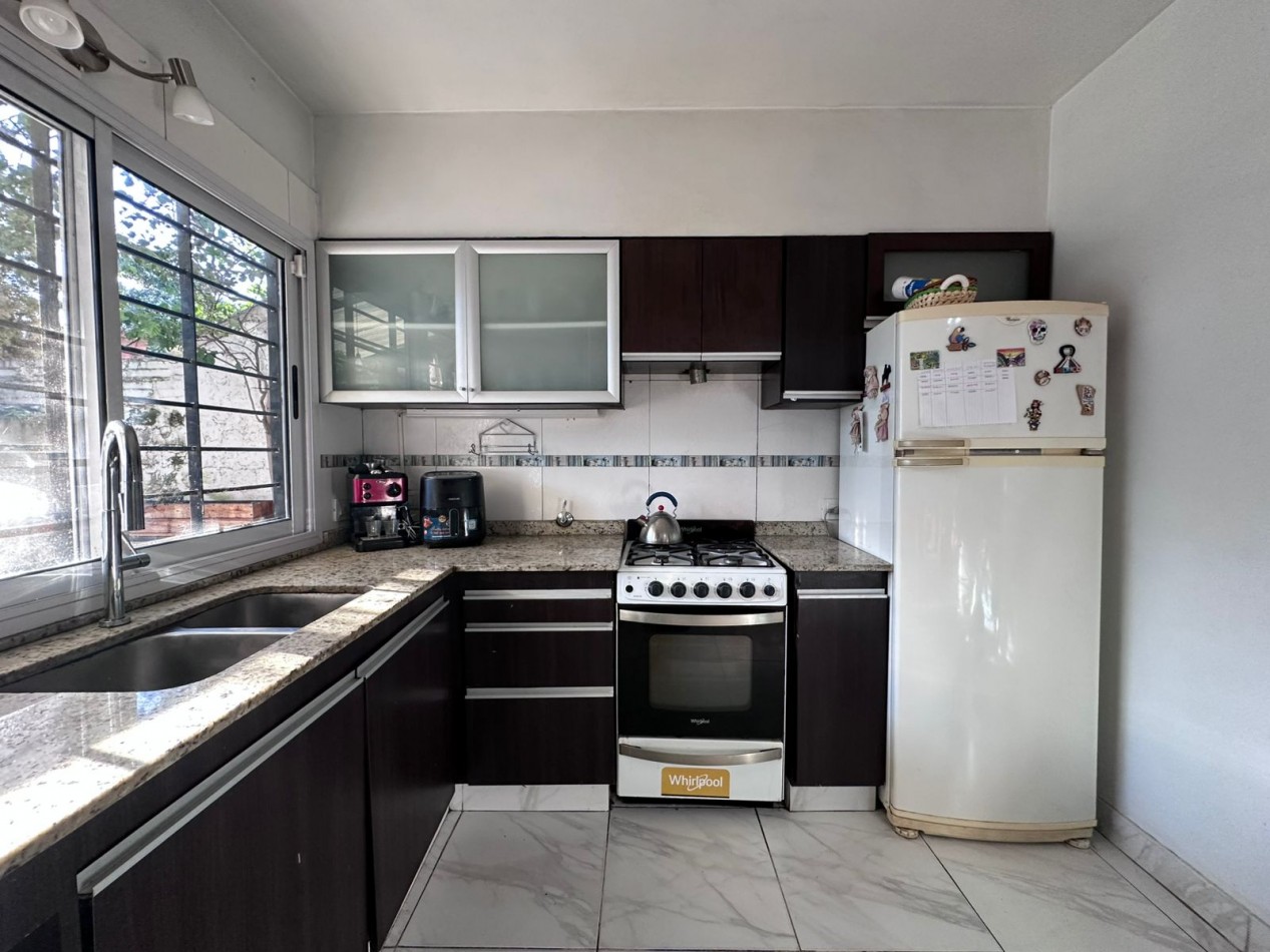 CASA 4 AMBIENTES CASTELAR NORTE
