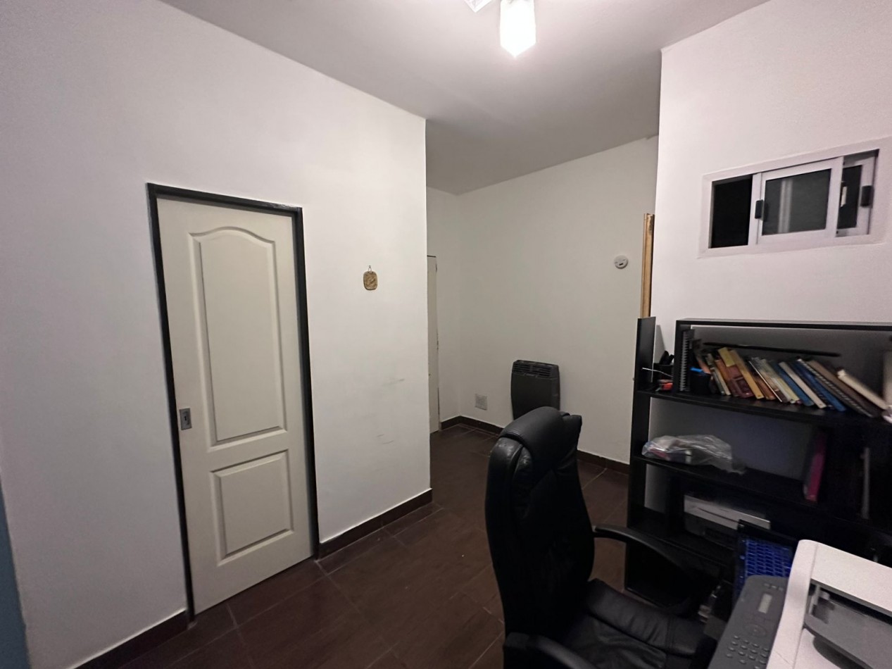 CASA 4 AMBIENTES CASTELAR NORTE