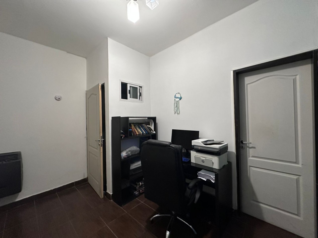 CASA 4 AMBIENTES CASTELAR NORTE