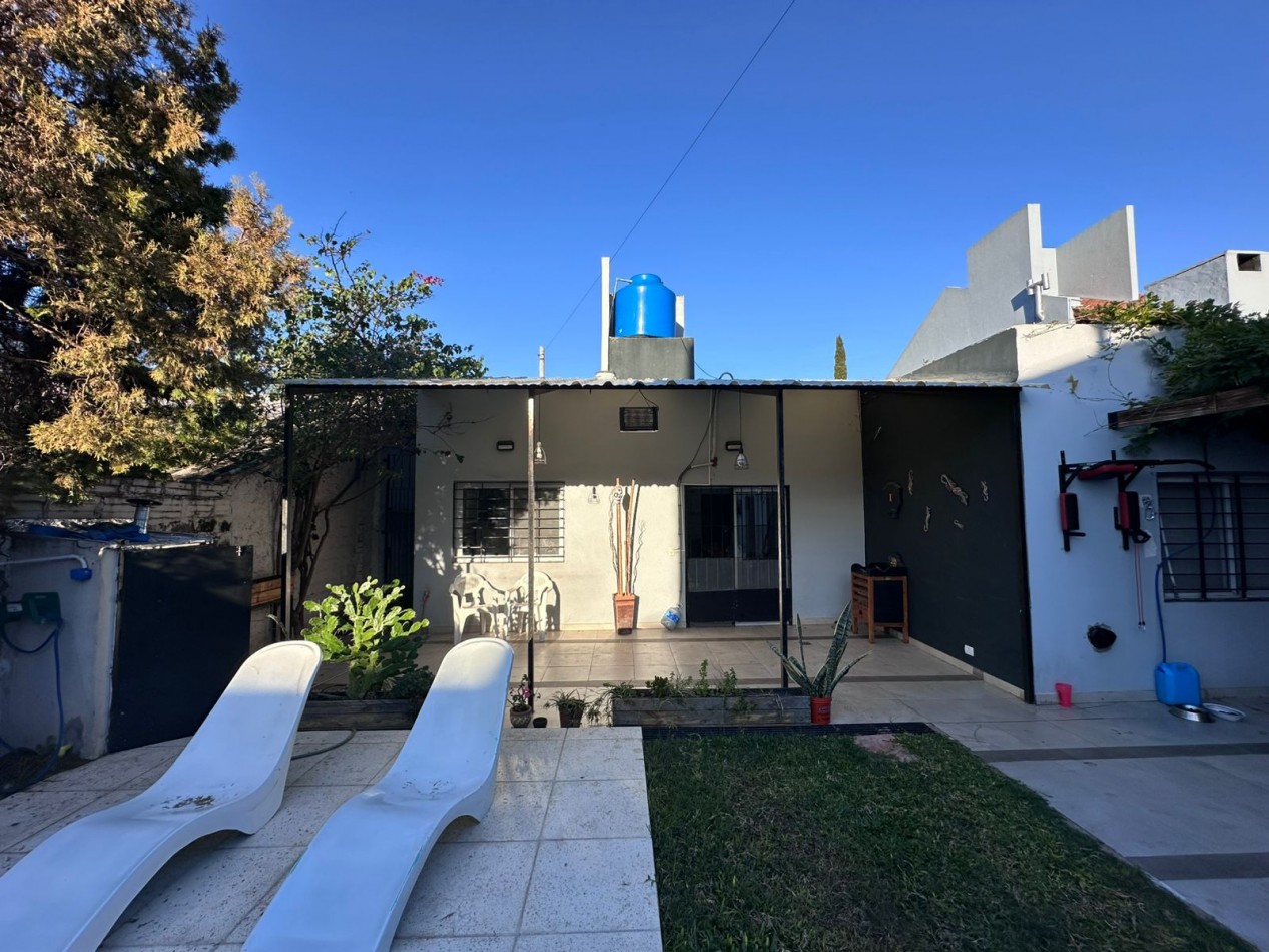 CASA 4 AMBIENTES CASTELAR NORTE