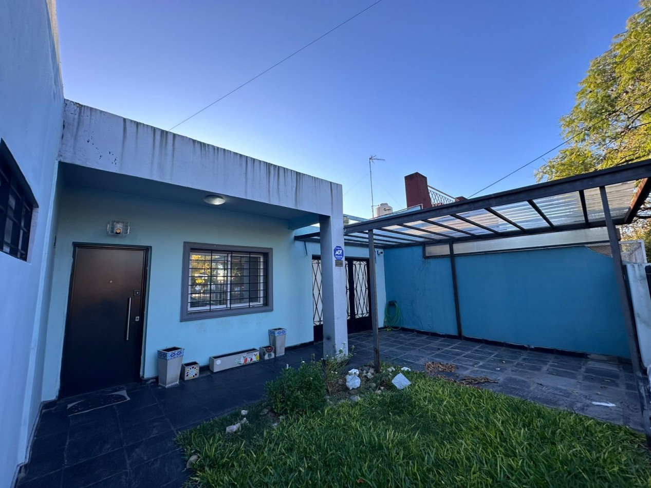 CASA 4 AMBIENTES CASTELAR NORTE