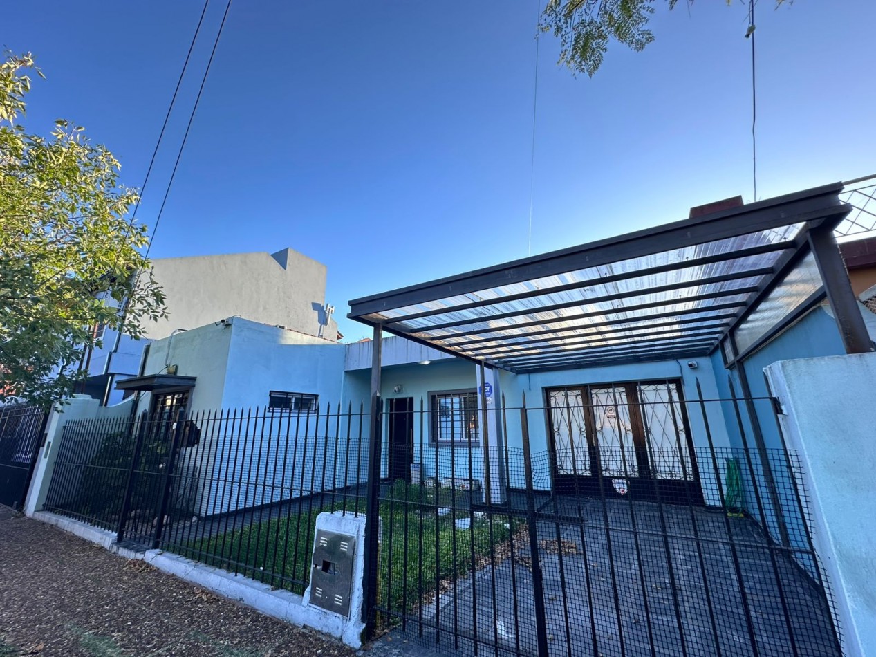 CASA 4 AMBIENTES CASTELAR NORTE