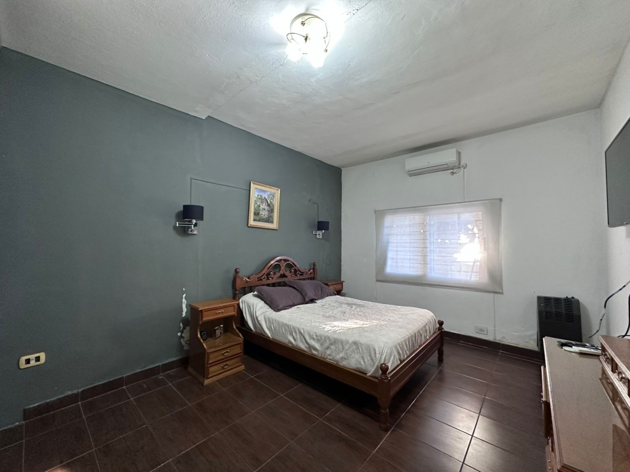 CASA 4 AMBIENTES CASTELAR NORTE