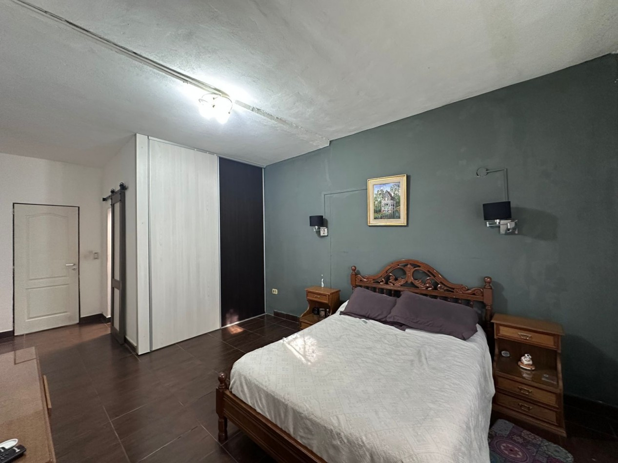 CASA 4 AMBIENTES CASTELAR NORTE