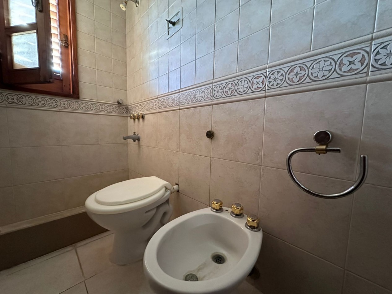 Casa 7 ambientes en Ituzaingo Norte