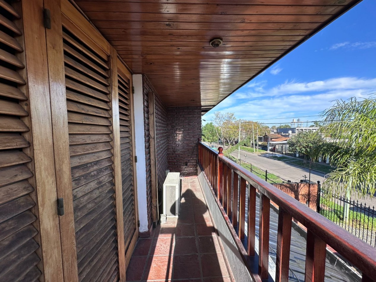 Casa 7 ambientes en Ituzaingo Norte