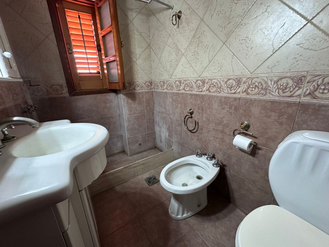 Casa 7 ambientes en Ituzaingo Norte