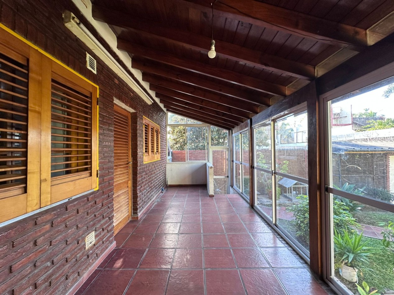 Casa 7 ambientes en Ituzaingo Norte