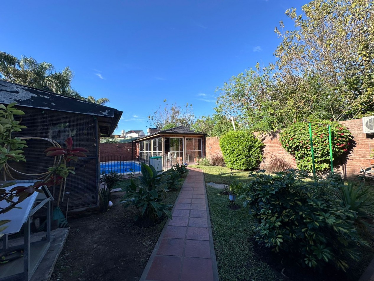 Casa 7 ambientes en Ituzaingo Norte