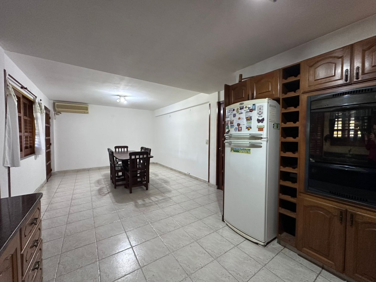 Casa 7 ambientes en Ituzaingo Norte