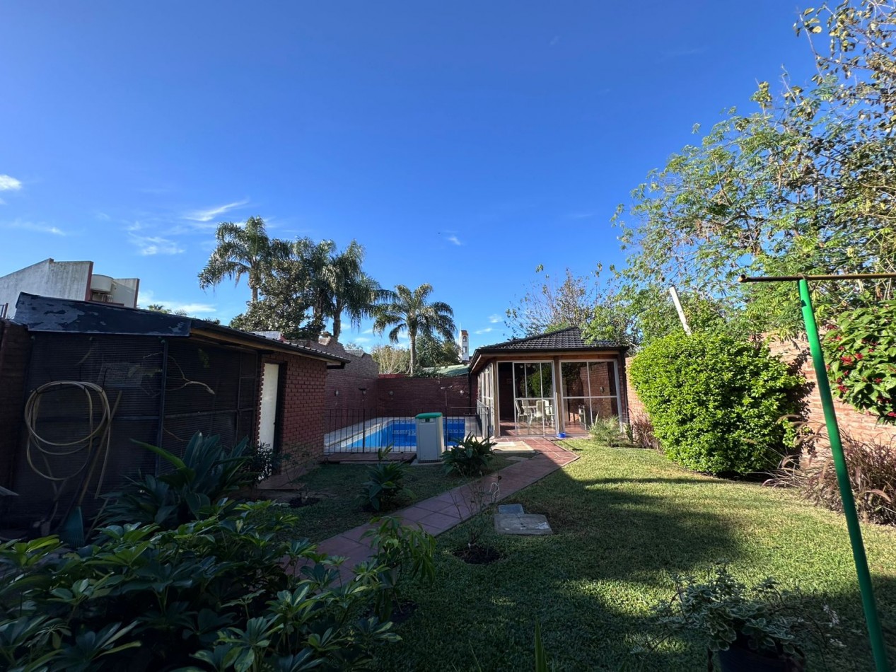 Casa 7 ambientes en Ituzaingo Norte