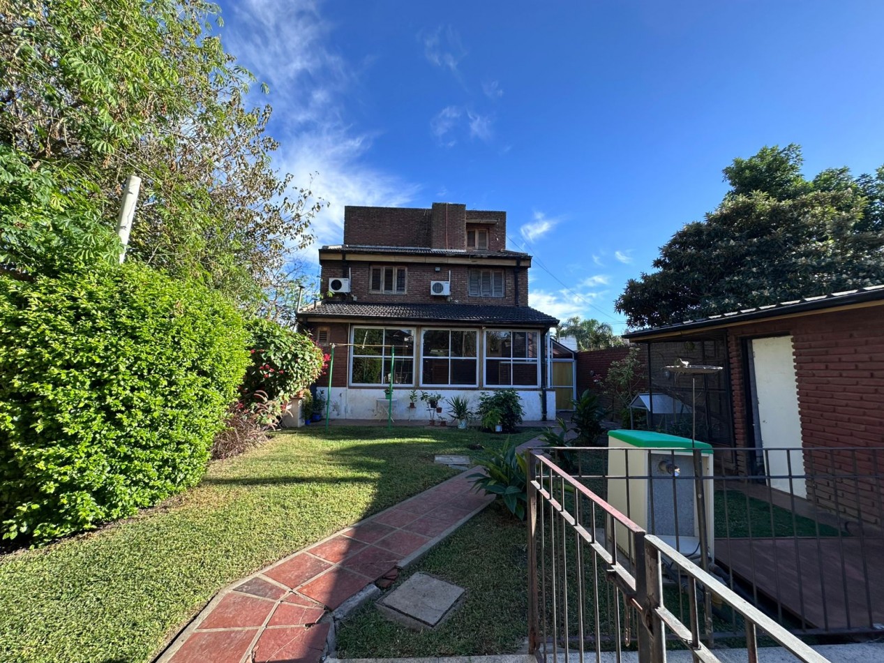 Casa 7 ambientes en Ituzaingo Norte