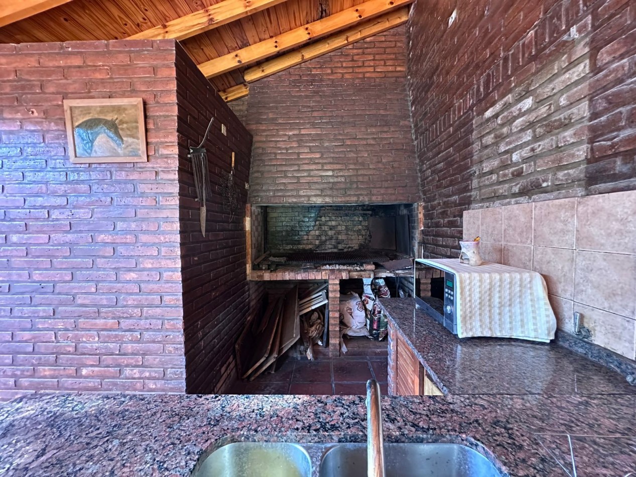 Casa 7 ambientes en Ituzaingo Norte