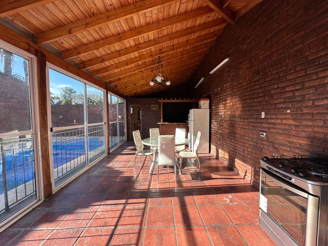 Casa 7 ambientes en Ituzaingo Norte