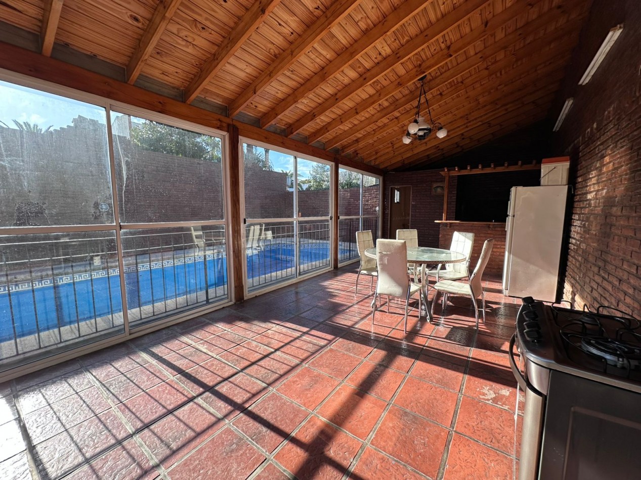Casa 7 ambientes en Ituzaingo Norte