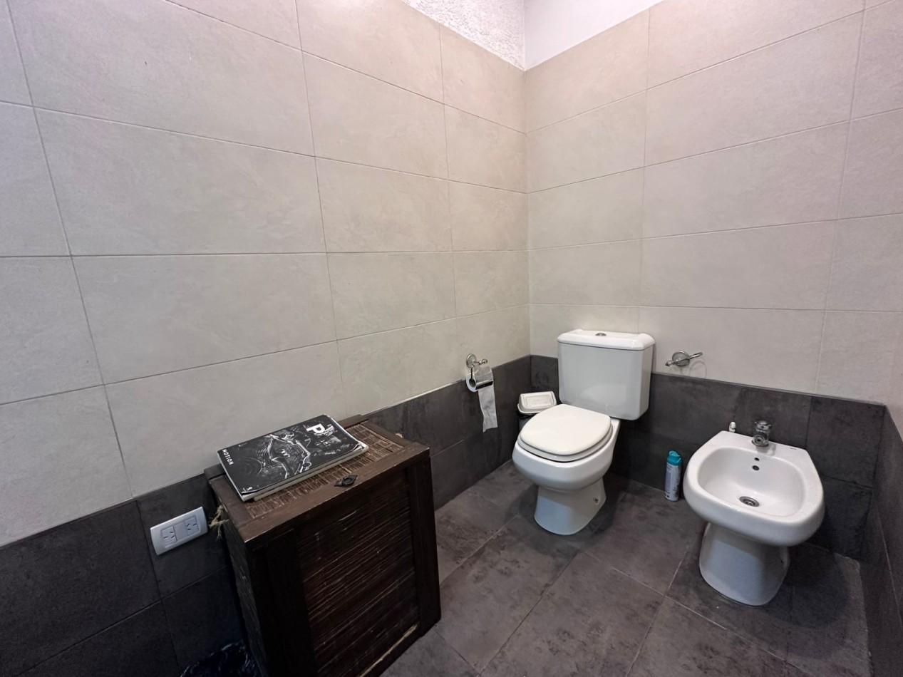 CASA 5 AMBIENTES CON PILETA | CASTELAR NORTE