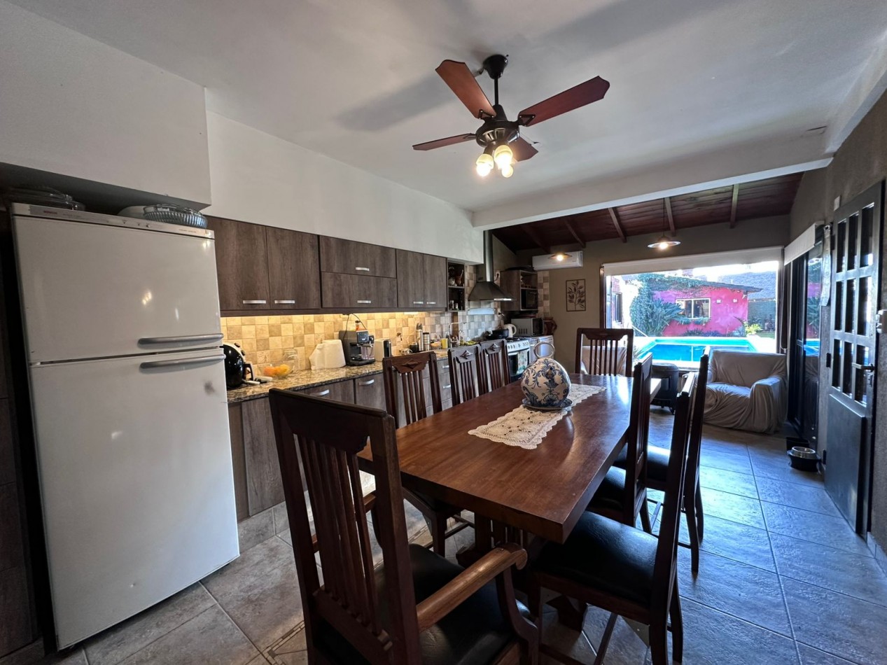 CASA 5 AMBIENTES CON PILETA | CASTELAR NORTE
