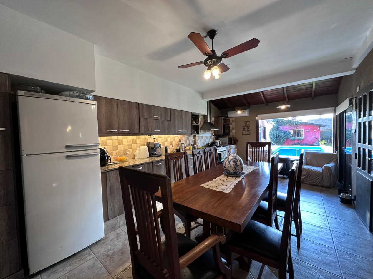 CASA 5 AMBIENTES CON PILETA | CASTELAR NORTE