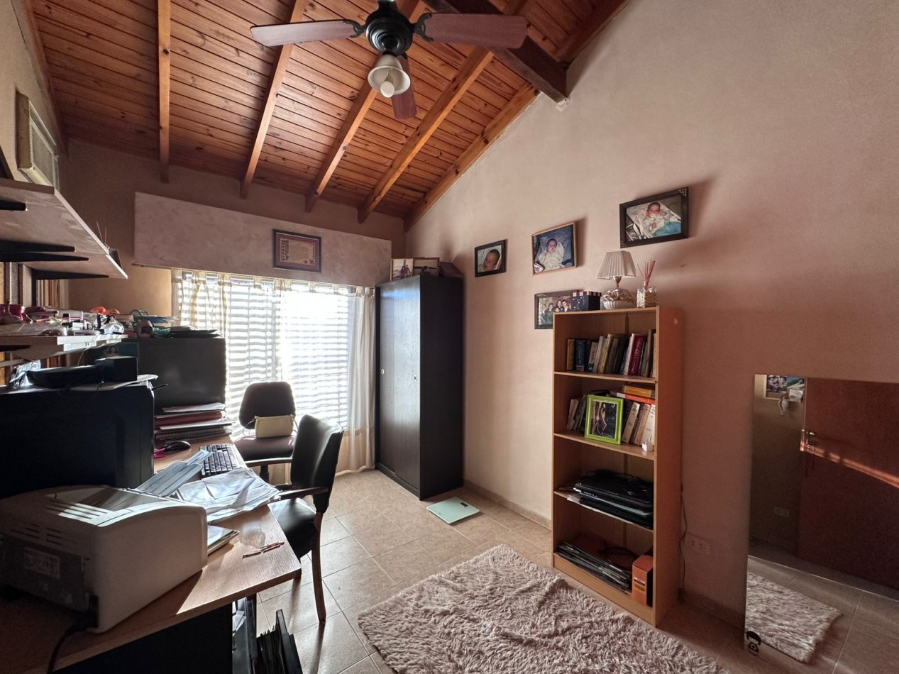 CASA 5 AMBIENTES CON PILETA | CASTELAR NORTE