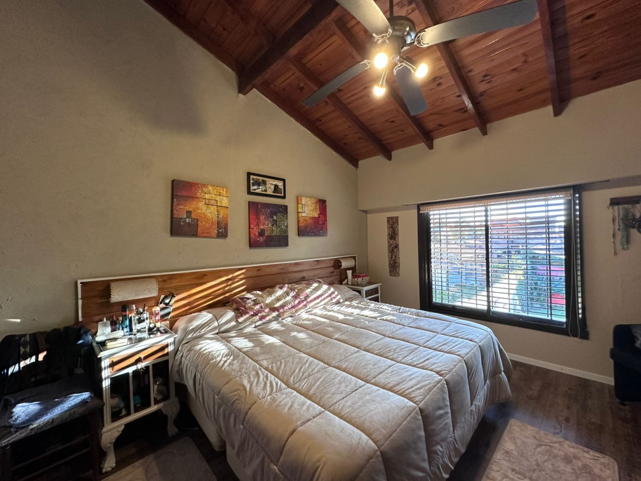 CASA 5 AMBIENTES CON PILETA | CASTELAR NORTE