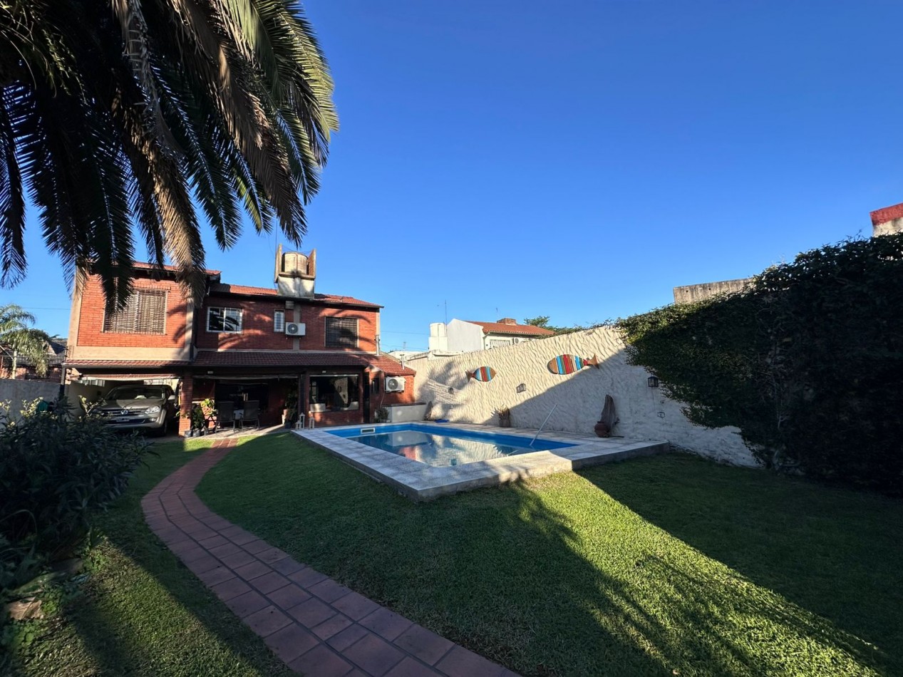 CASA 5 AMBIENTES CON PILETA | CASTELAR NORTE