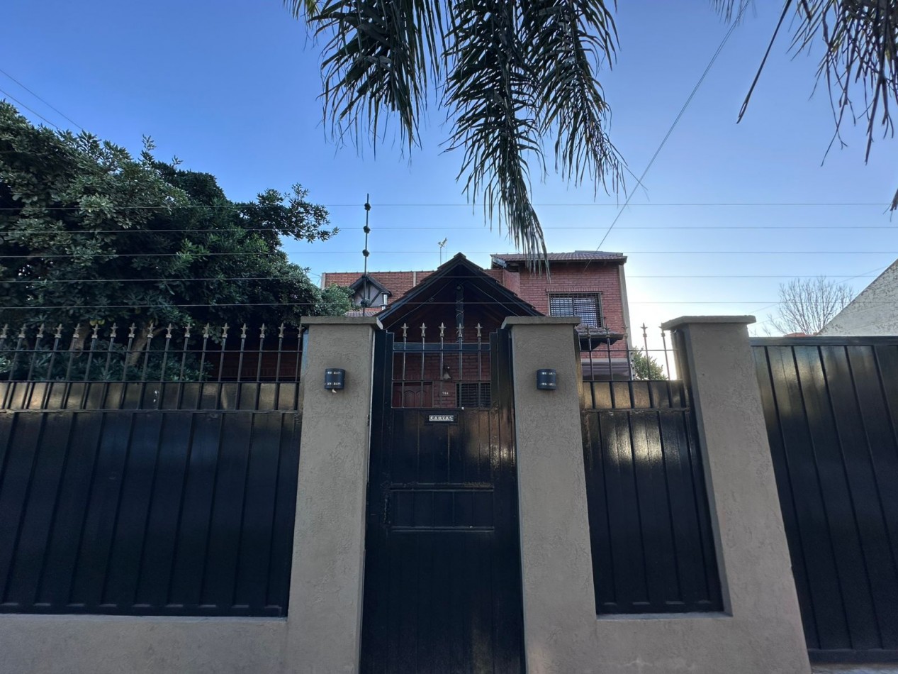CASA 5 AMBIENTES CON PILETA | CASTELAR NORTE