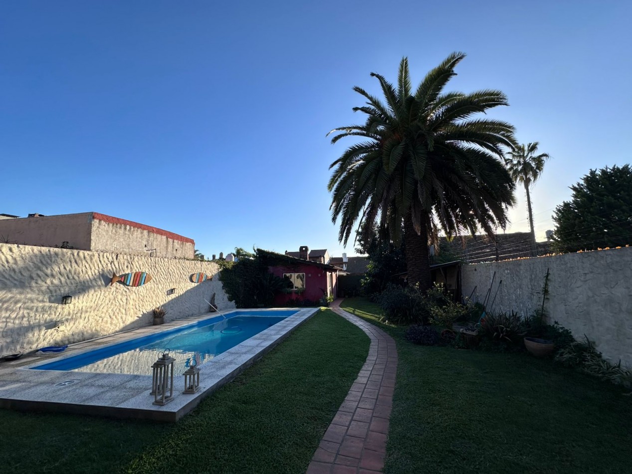 CASA 5 AMBIENTES CON PILETA | CASTELAR NORTE