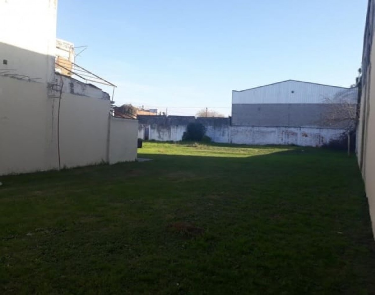 Lote 2000 m² Ideal para Institucion Educativa o Centro Multiespacio - A Metros de Av. Blas Parera