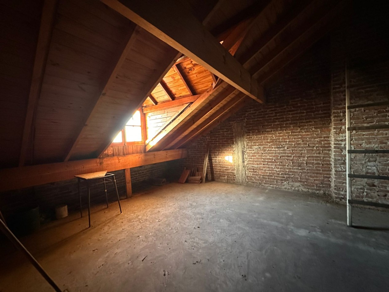 Oportunidad unica en Castelar Norte - Ideal vivienda con local comercial o inversion