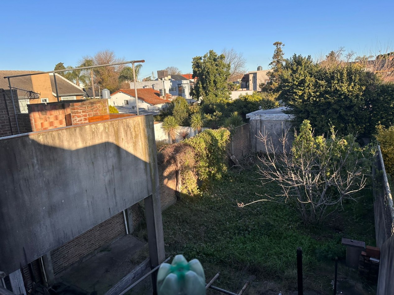 Oportunidad unica en Castelar Norte - Ideal vivienda con local comercial o inversion