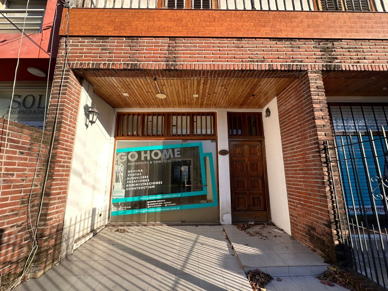Oportunidad unica en Castelar Norte - Ideal vivienda con local comercial o inversion
