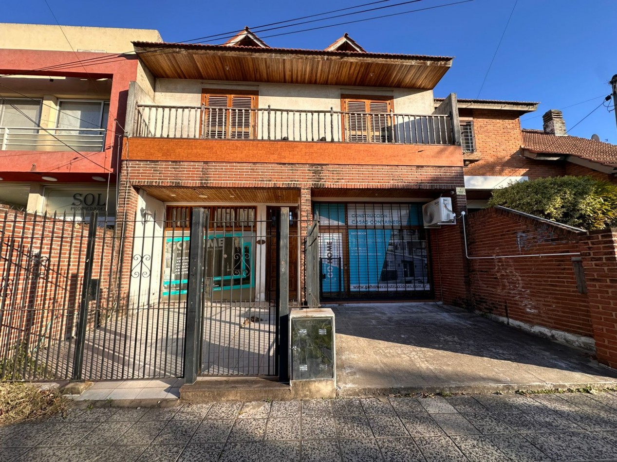 Oportunidad unica en Castelar Norte - Ideal vivienda con local comercial o inversion