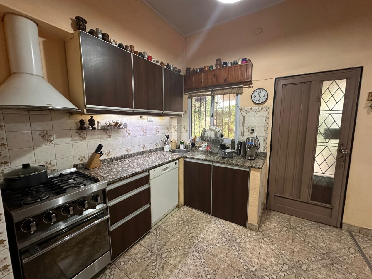CASA 5 AMBIENTES EN PASO DEL REY 