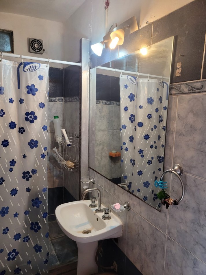 Casa y 2 Deptos en Castelar Norte - Ideal Renta 