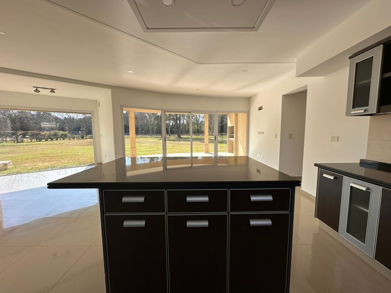Casa de 4 Ambientes - El Nacional Club de Campo