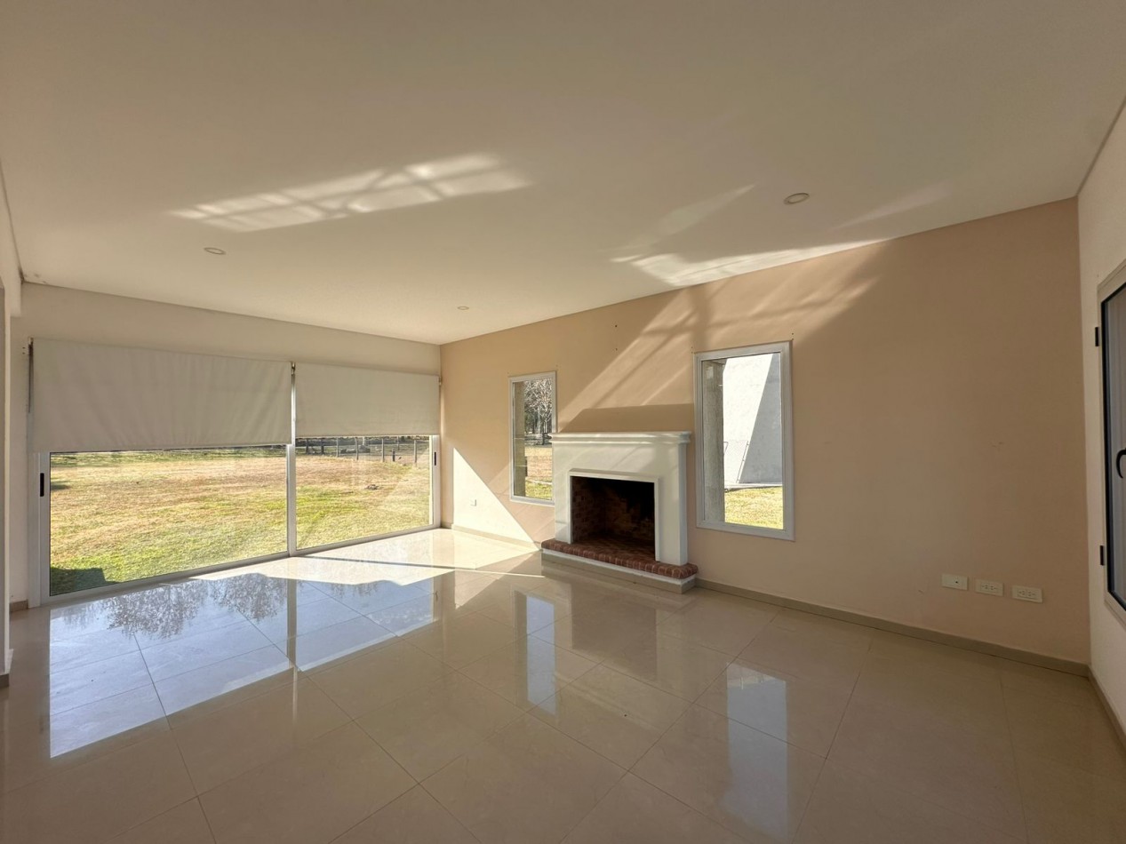 Casa de 4 Ambientes - El Nacional Club de Campo