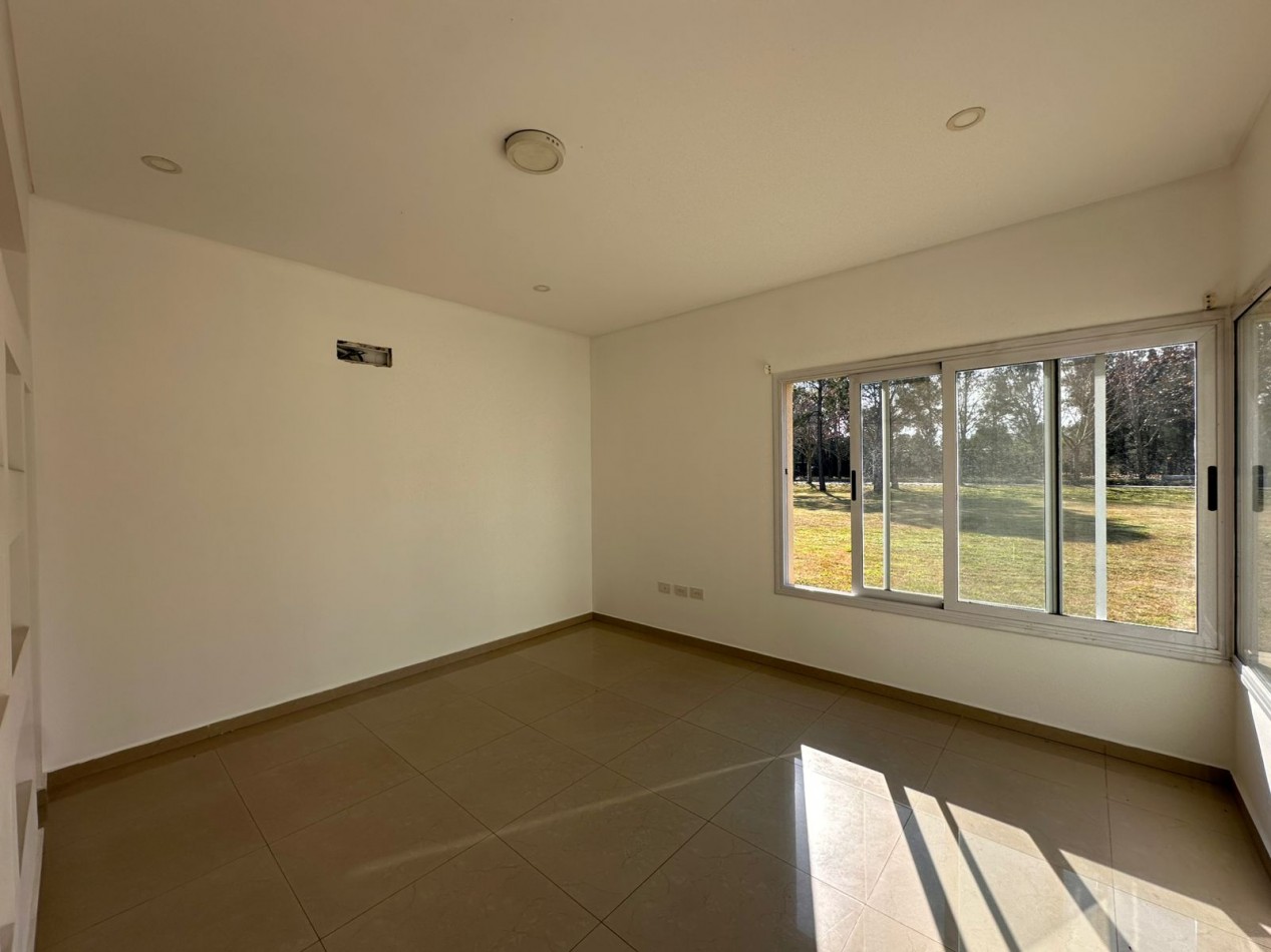Casa de 4 Ambientes - El Nacional Club de Campo