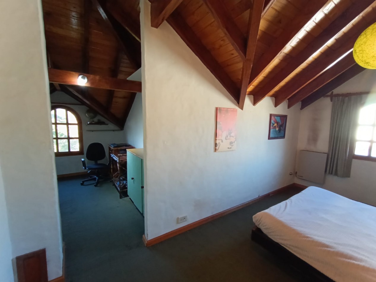 Venta casa 5 ambientes amplio parque