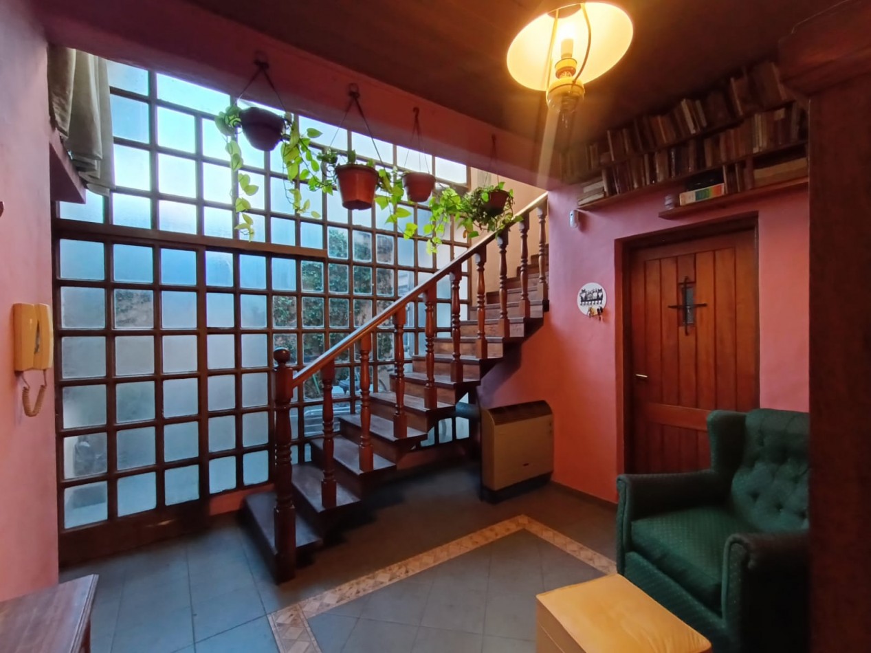 Venta casa 5 ambientes amplio parque