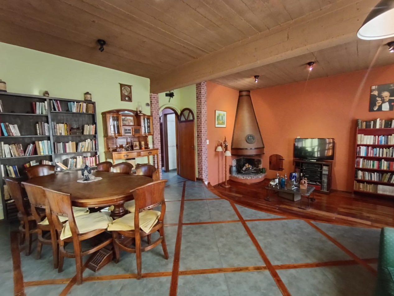 Venta casa 5 ambientes amplio parque