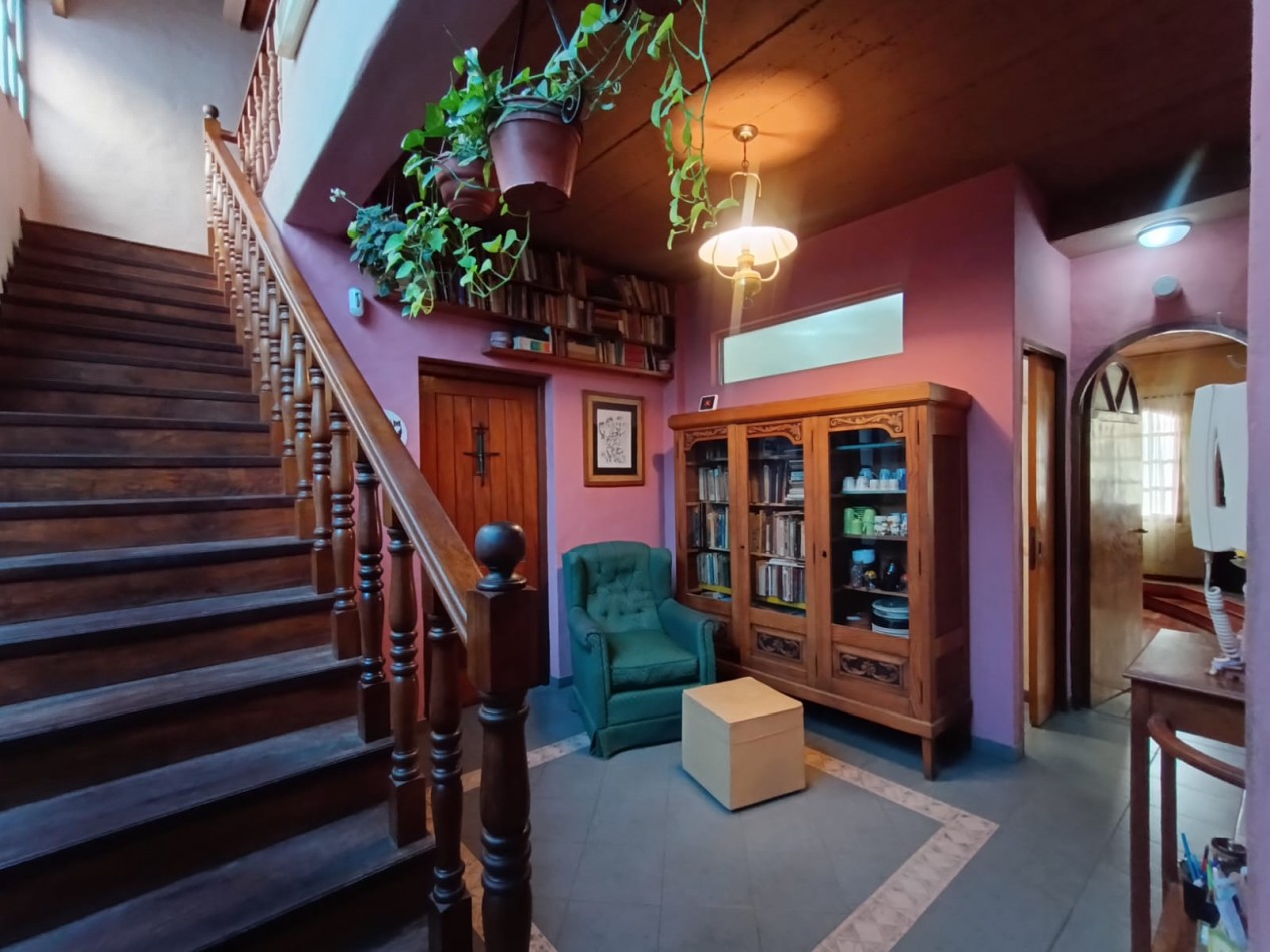 Venta casa 5 ambientes amplio parque