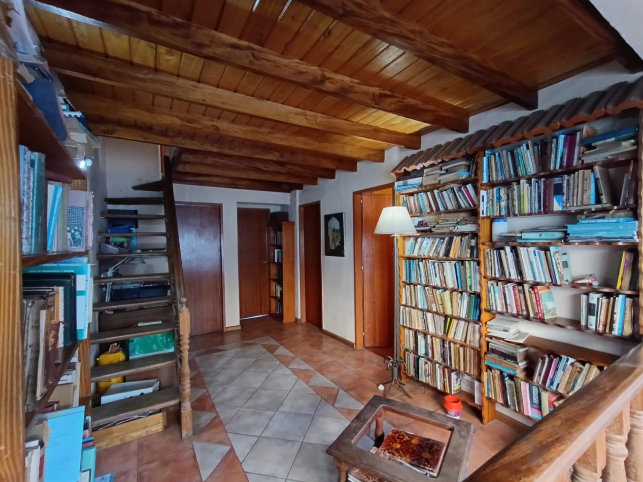 Venta casa 5 ambientes amplio parque