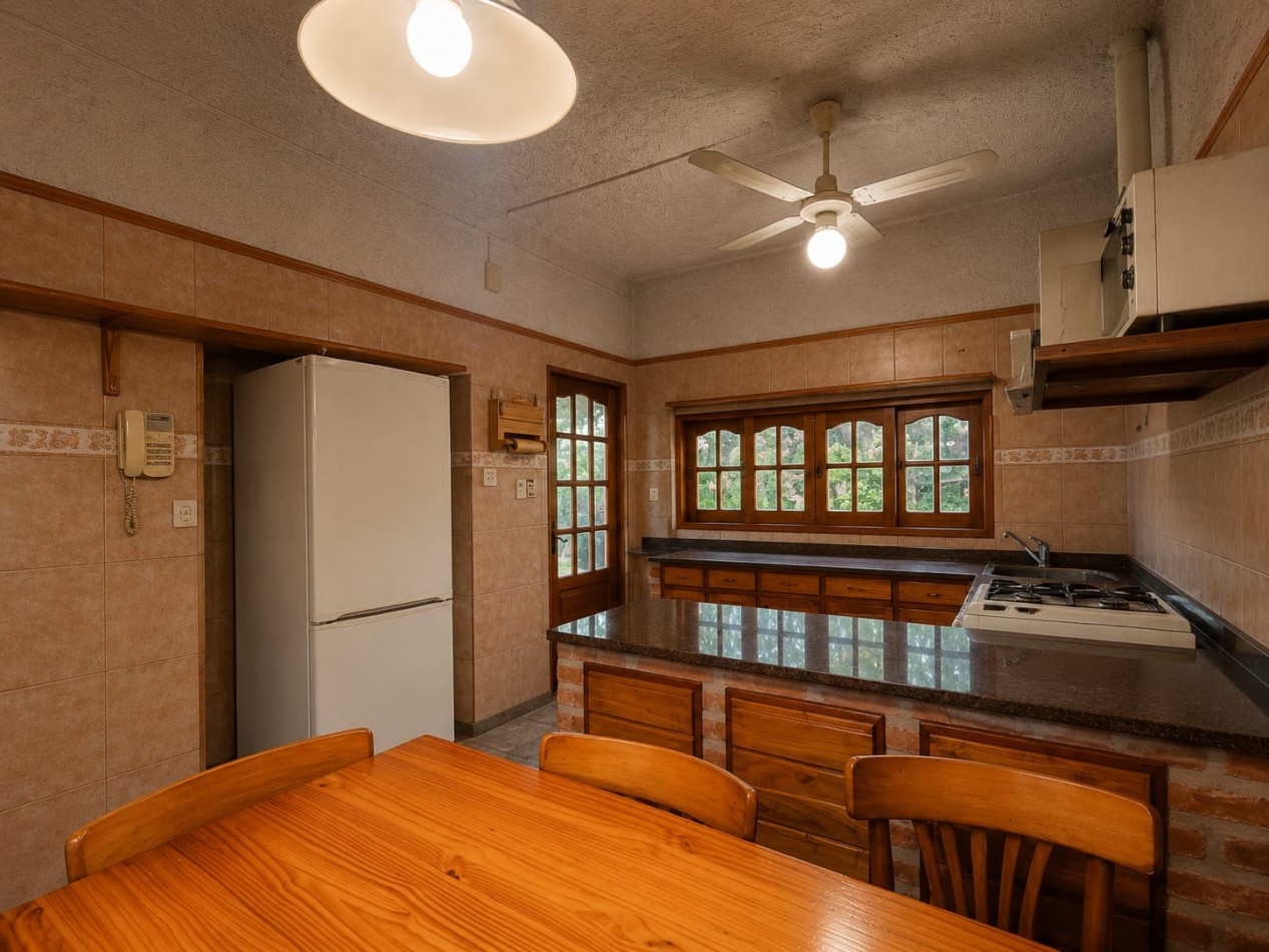 Venta casa 5 ambientes amplio parque