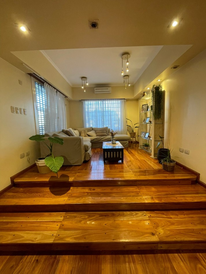 VENTA CASA 5 AMBIENTES CASTELAR NORTE