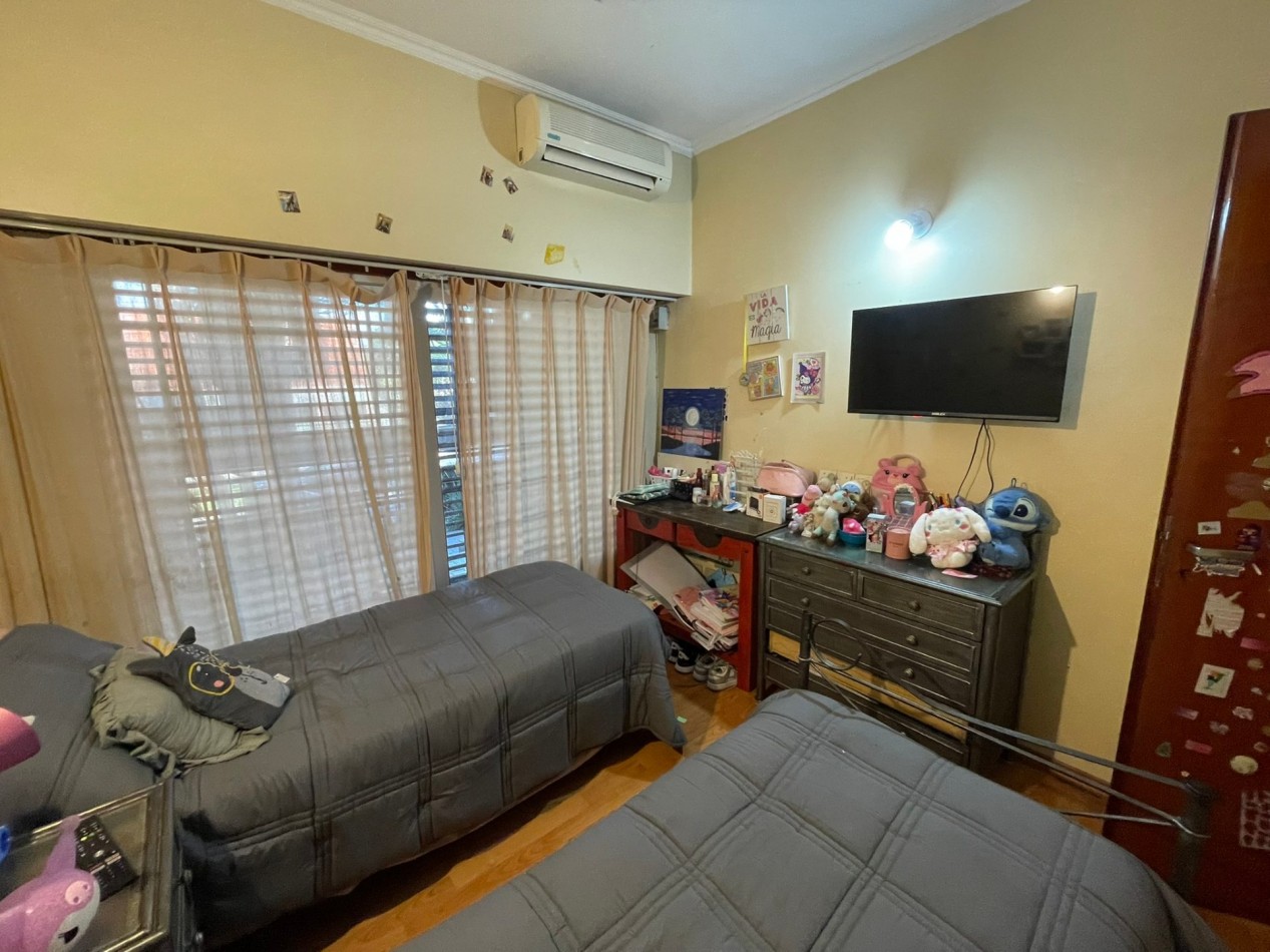 VENTA CASA 5 AMBIENTES CASTELAR NORTE