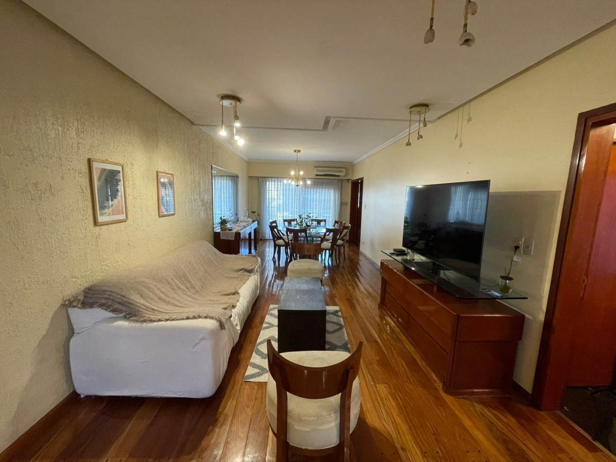 VENTA CASA 5 AMBIENTES CASTELAR NORTE