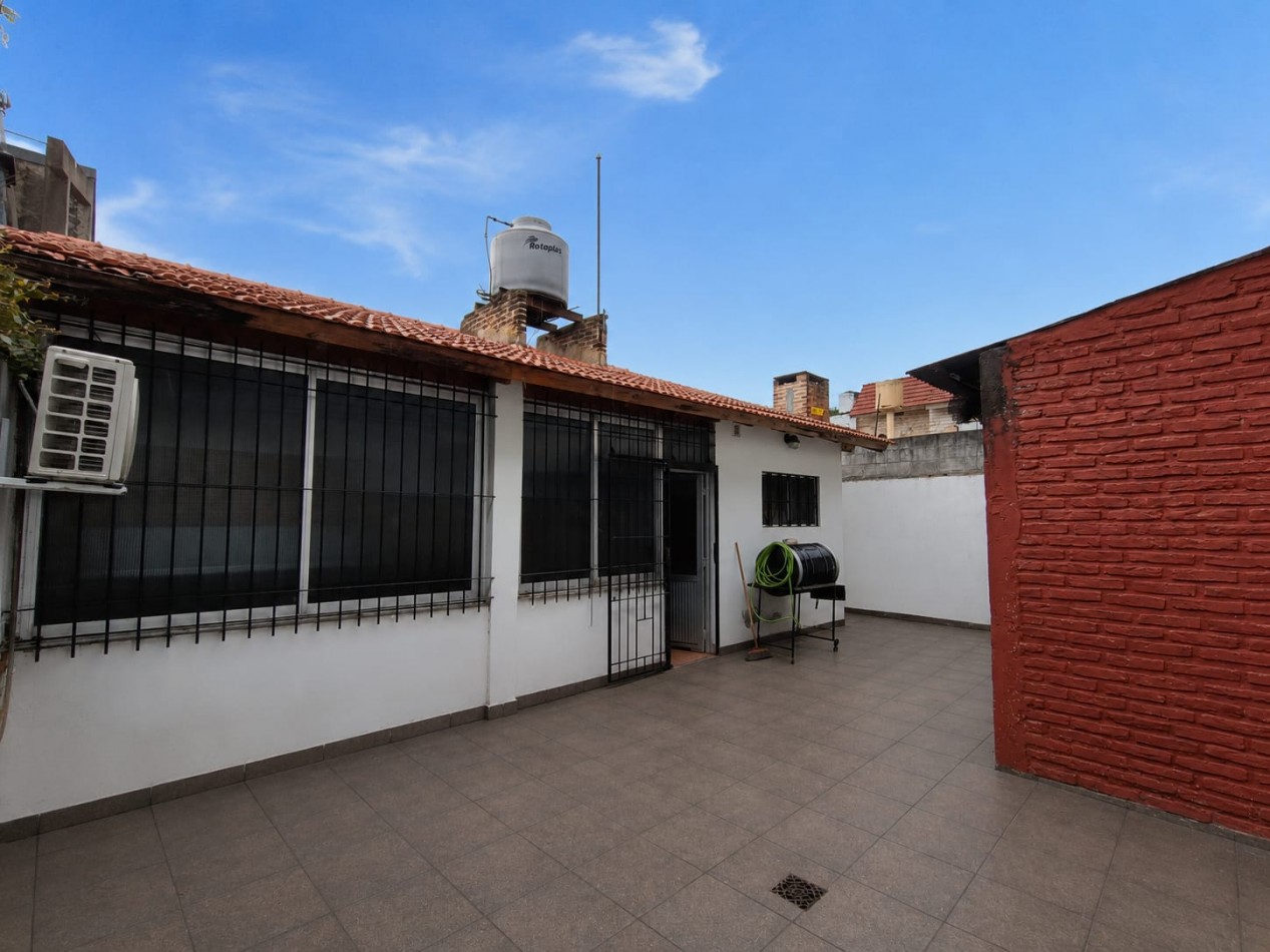 Venta Casa 4 amb Moron APTO CREDITO