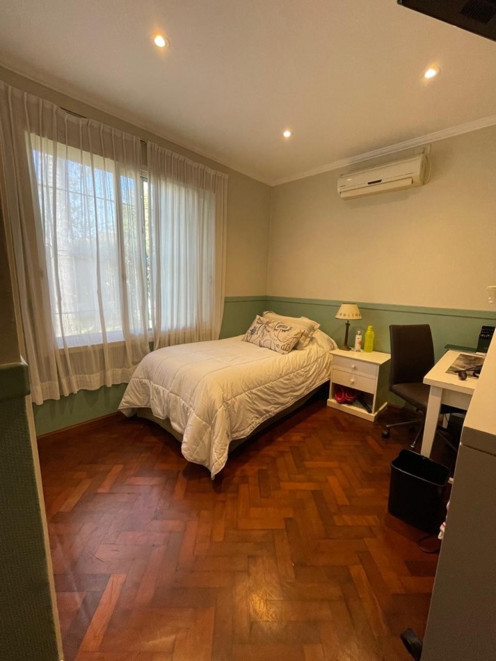 Venta casa Castelar Norte 5 ambientes