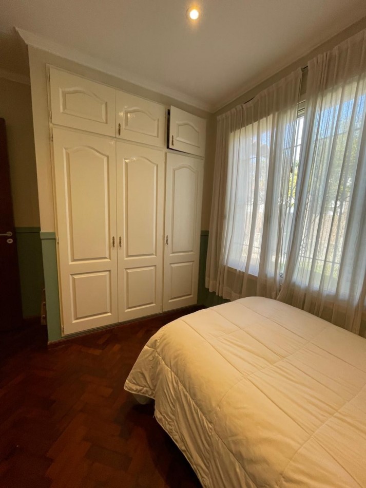 Venta casa Castelar Norte 5 ambientes