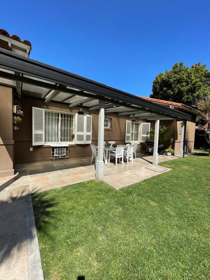 Venta casa Castelar Norte 5 ambientes